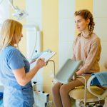 Trápi vás nepravidelné krvácanie počas vašich dní? Nechajte si odstrániť polyp krčka maternice